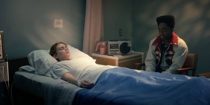 FilmUpdates's tweet image. Sadie Sink says she would fall asleep while filming Max&apos;s coma scenes in ‘STRANGER THINGS’

&quot;We shot all the coma stuff over the span of one day. So everybody was moving around me as they do all of the hospital scenes. And different actors would come in and out and talk to me or…