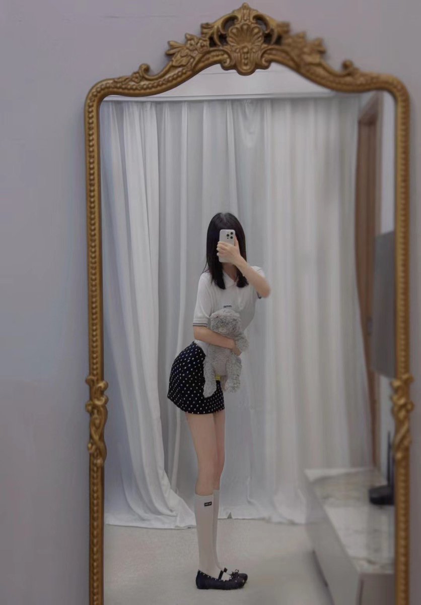 Ada902213's tweet image. 姐妹给我吐槽 我赶紧给她买杯咖啡闭嘴 
喜欢安静