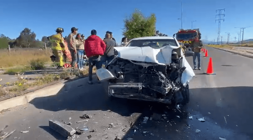 MiRadiols's tweet photo. Retroexcavadora provocó colisión en Ruta D-43 y se dio a la fuga: Conductor de vehículo resultó lesionado https://t.co/vXDWre9fVg https://t.co/e2IZrfzzdG
