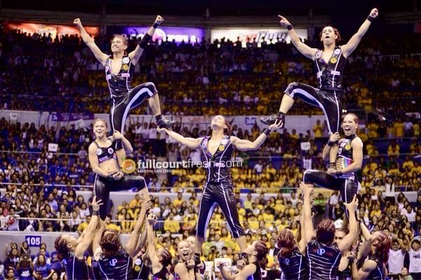 chocnatts's tweet photo. pinakapaborito ko pa ring UAAP CDC themes ng UP Pep Squad yung mga may pa-socio-political statement:
2014: #PantayPantay
- babae ang nagbuhat sa pyramids, lalaki ang tino-toss
2012: #UPFreedom
-all members nag-shave ng ulo
sana maibalik yung mga pa-ganito someday β¨#UPFight βπΌ https://t.co/9qivaH391X