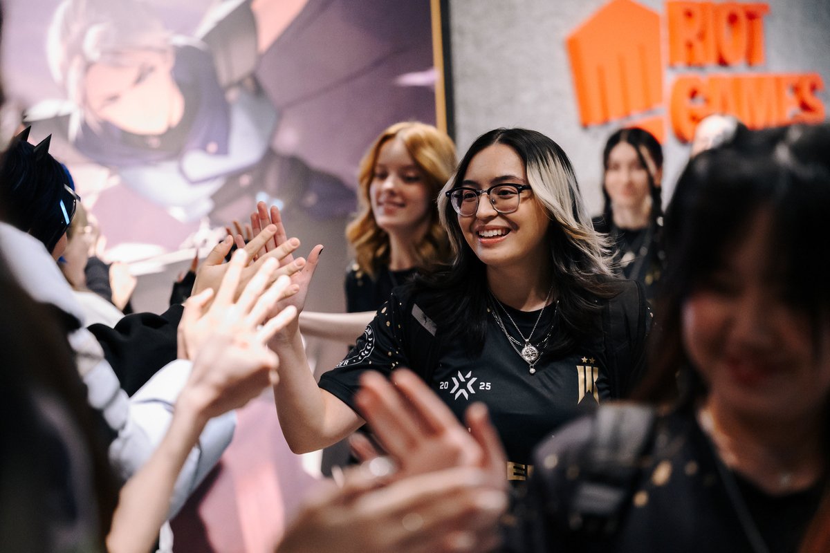 3-1 <a href="/MIBR/">MADE IN BRAZIL.</a> GC

i love my team, i can’t thank them enough for carrying me today. <a href="/karnthc/">SR dodonut</a> so happy you’re showing the world your final form queen ❤️

MIBR is a great team, they’ve grown so much in this tourney and we absolutely felt that today. i hope they know how much I love them