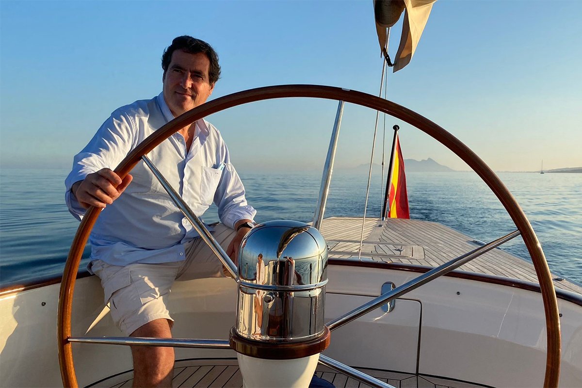 FonsiLoaiza's tweet image. Garamendi eliminó el límite de mandatos en la CEOE y gana 400.000 euros como presidente de la patronal. Hoy se ha negado a reconocer el estrés, la ansiedad y la depresión como enfermedades laborales. Han declarado: &quot;La salud mental no es culpa de las empresas&quot;. Miserables.