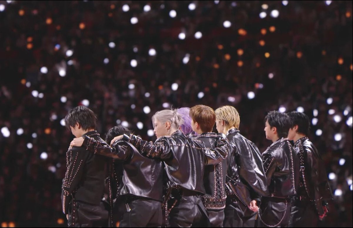 jakejaydaniel's tweet image. Crying also on Day 2 🤧

I am proud to say that I stan these groups.

My SKZ and ENHA, the ONLY 4th Gen Boygroup so far who manage to secure their MAMA DAESANG

They deserve it so much, and you can't tell me otherwise❤️‍🩹

#StrayKids #ENHYPEN #MAMA2025 #MAMAAWARDS