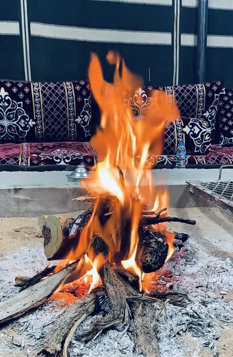 لا تلوم الحظ يوم الحظ خانك

الحظوظ ارزاق ما فيها زعل

خلها دايم على طرف لسانك

قـدر  الله ومـا شـاء  فـعـل

#بدايه
#مساء_الخير_والسعاده 
#يوم_السبت
#محمد_عبده 
#سوريا_الجديدة 
#جيل_التسعينات 
#مسائيات_بو_سالم
#حياكم