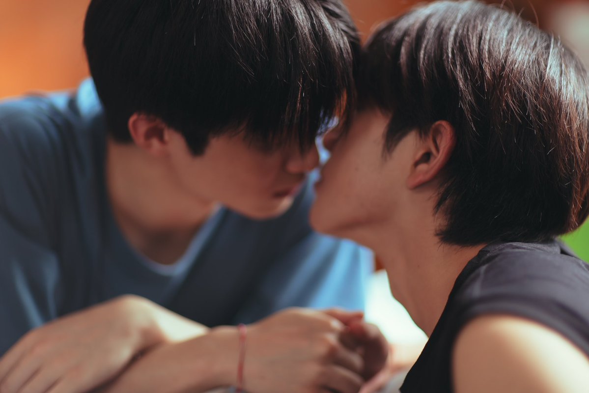 aston_lvr's tweet image. wdym we got this photo from aston for FREE?????DEYM

#17thSpringSeries