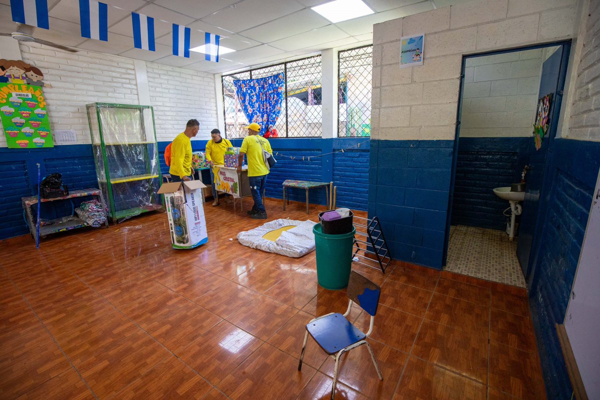 AlexiaRivasG1's tweet image. Seguimos avanzando con #DosEscuelasXDía, llevando modernidad y mejores oportunidades a la comunidad educativa en todo El Salvador.

📍 Escuela #381
Centro Escolar Comunidad Los Cedros.
Zaragoza, La Libertad Este

📍 Escuela #382
Escuela de Educación Parvularia de Zaragoza.…