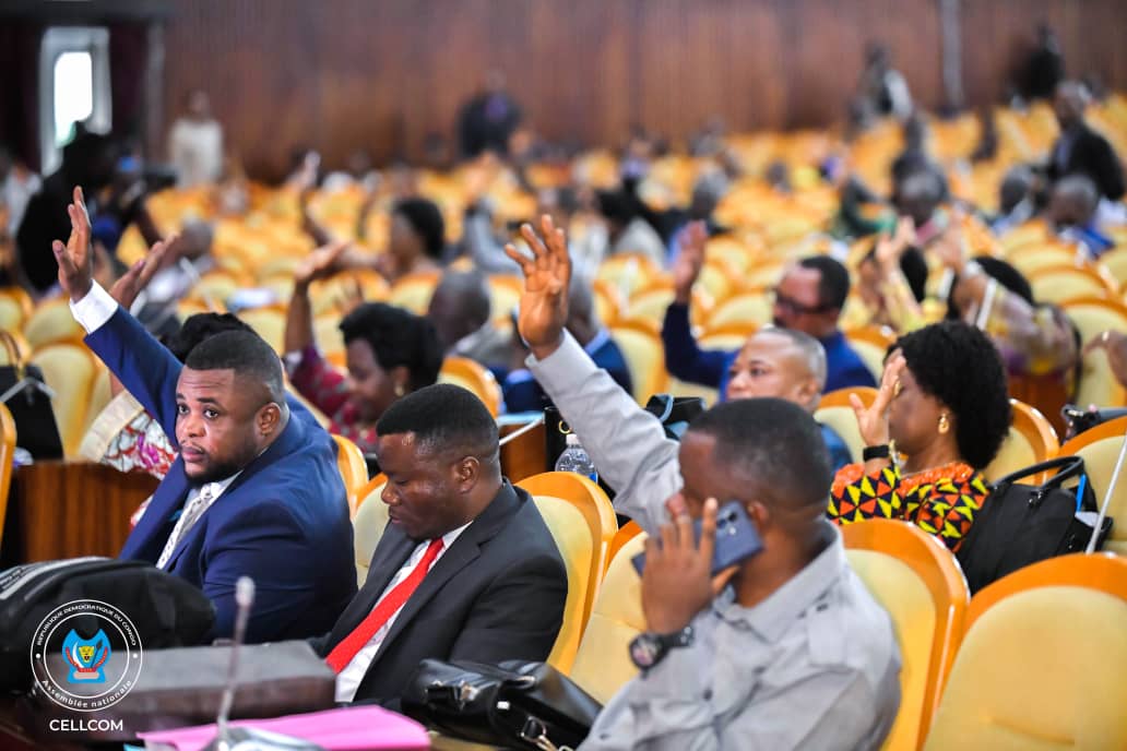 jc_tshilumbayi's tweet image. 28-11-25 I 346 Députés nationaux ont voté lors de la plénière de ce jour, le rapport de la Commission ECOFIN-CB relatif au projet de loi sur la reddition des comptes exercice 2024 avec un taux d&apos;exécution de recettes de 79,97% et de 80,78% pour les dépenses. #JCTshilumbayi #RDC