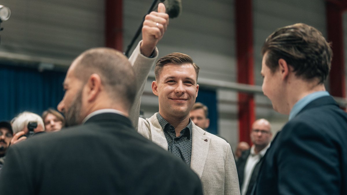 Herzlichen Glückwunsch an <a href="/JeanPascal_Hohm/">Jean-Pascal Hohm 🇩🇪</a>, der gerade zum Vorsitzenden unserer neuen Jugendorganisation "Generation Deutschland" (<a href="/generation_afd/">Generation Deutschland</a>) gewählt wurde!