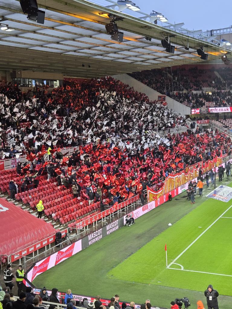 cspaceram's tweet image. Wtf is this high school musical bullshit 😂😂😂 #mfc #dcfc