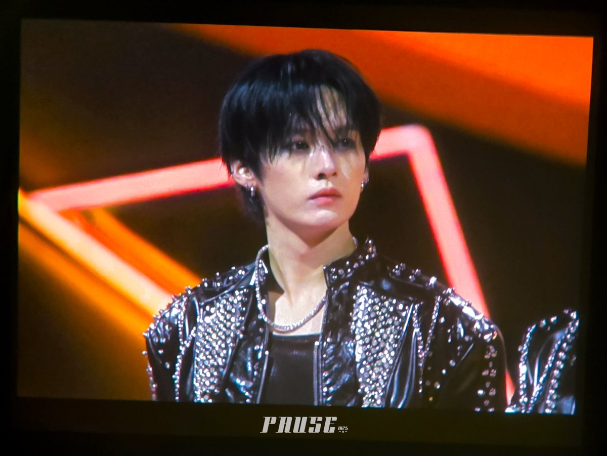 𝑷𝑨𝑼𝑺𝑬. tweet media