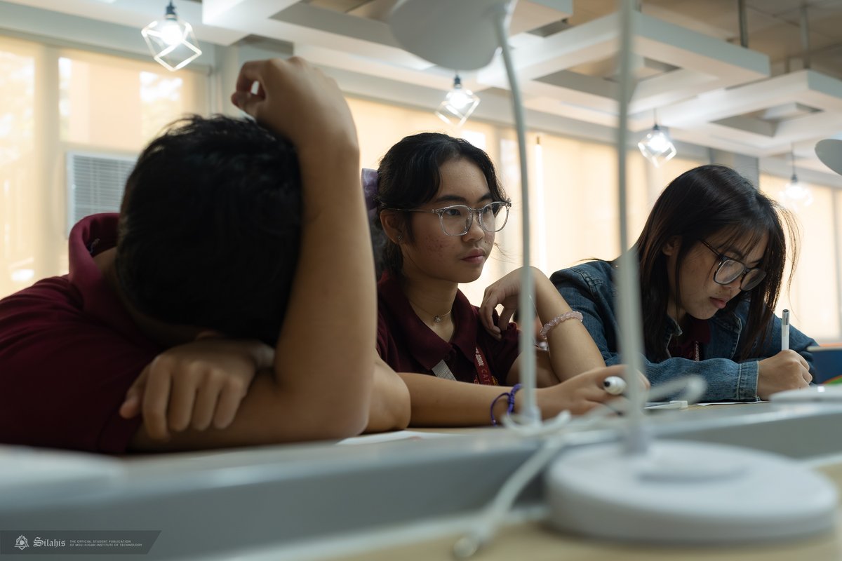 TheSilahisPub's tweet image. as it hosted a week-long celebration of the 91st National Book Week on November 24-28, 2025.

With this year’s theme, “𝘛𝘶𝘭𝘢𝘺 𝘢𝘯𝘨 𝘗𝘢𝘨𝘣𝘢𝘴𝘢 𝘴𝘢 𝘉𝘶𝘬𝘢𝘴 𝘯𝘢 𝘗𝘶𝘯𝘰 𝘯𝘨 𝘗𝘢𝘨-𝘢𝘴𝘢,” each day of the celebration turned into a page filled with learning, fun,