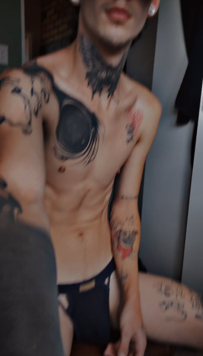 _Max_Gray's tweet image. How's everyone doing ✨