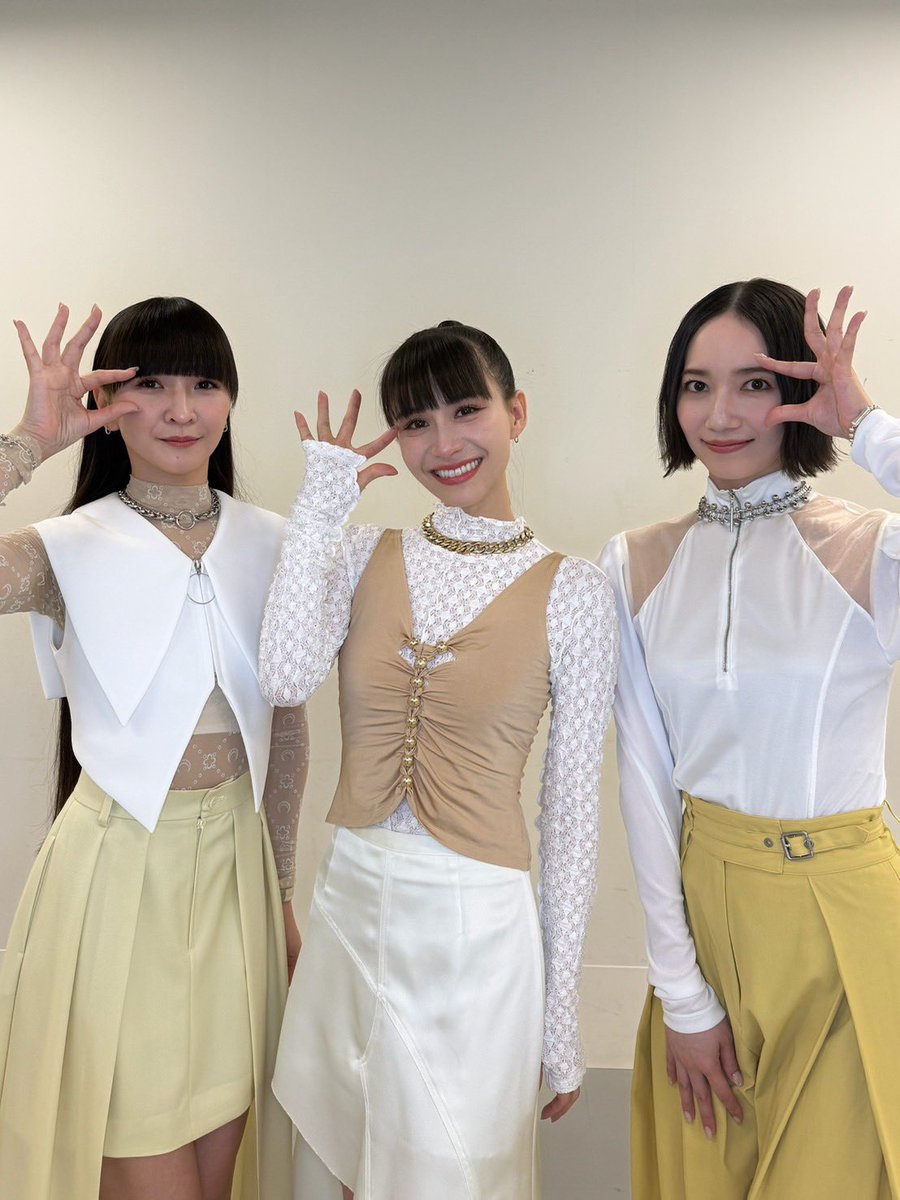 Perfume_Staff's tweet photo. #ベストアーティスト2025
ありがとうございました🌈

"巡ループ"&amp;"Dream Fighter"
いかがでしたか？🔥

来週の #FNS歌謡祭 も
お楽しみに💫

@musicday_ntv 
#prfm https://t.co/XkAbP3Dcon