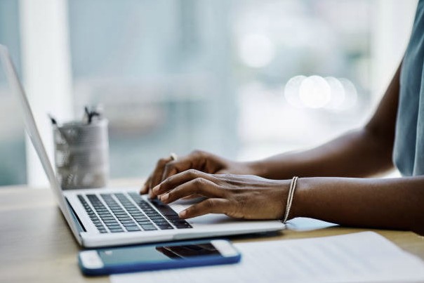 VestalReview's tweet image. Weekend plans after Thanksgiving:
1. Use leftovers creatively.
2. Catch up on reading, or at least start.
3. Submit to Vestal Review before the submission window closes at midnight on Sunday.
vestalreview.net/guidelines