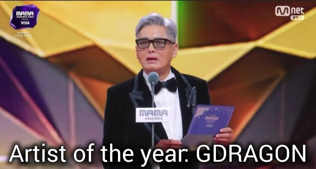 Chow Yun Fat's first MAMA appearance was 2015 presenting Artist of the Year to BIGBANG. 

10 years later, presenting the same award to the leader of BIGBANG 🥰
#GDRAGON 
#BIGBANG 
#MAMAAWARDS