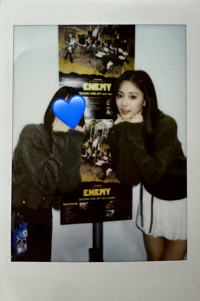251129 ENEMY ツウィちゃんチェキ会♡ 高雄公演行けて幸せってことも