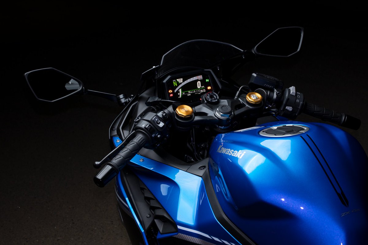 ZX-4R 私の経験上ではありますが、ネイキッド、アメリカン、スポーツと