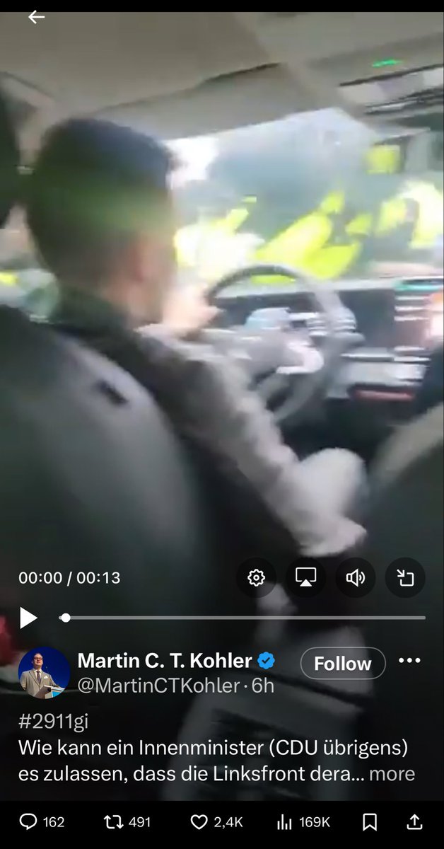 OckhamsC's tweet image. Den mutmaßlichen Filmer (im Auto hinten rechts) hätten wir schon mal: Martin CT Kohler von der #fckAfD Charlottenburg.
#gi2911 #gießen #AutoAttacke