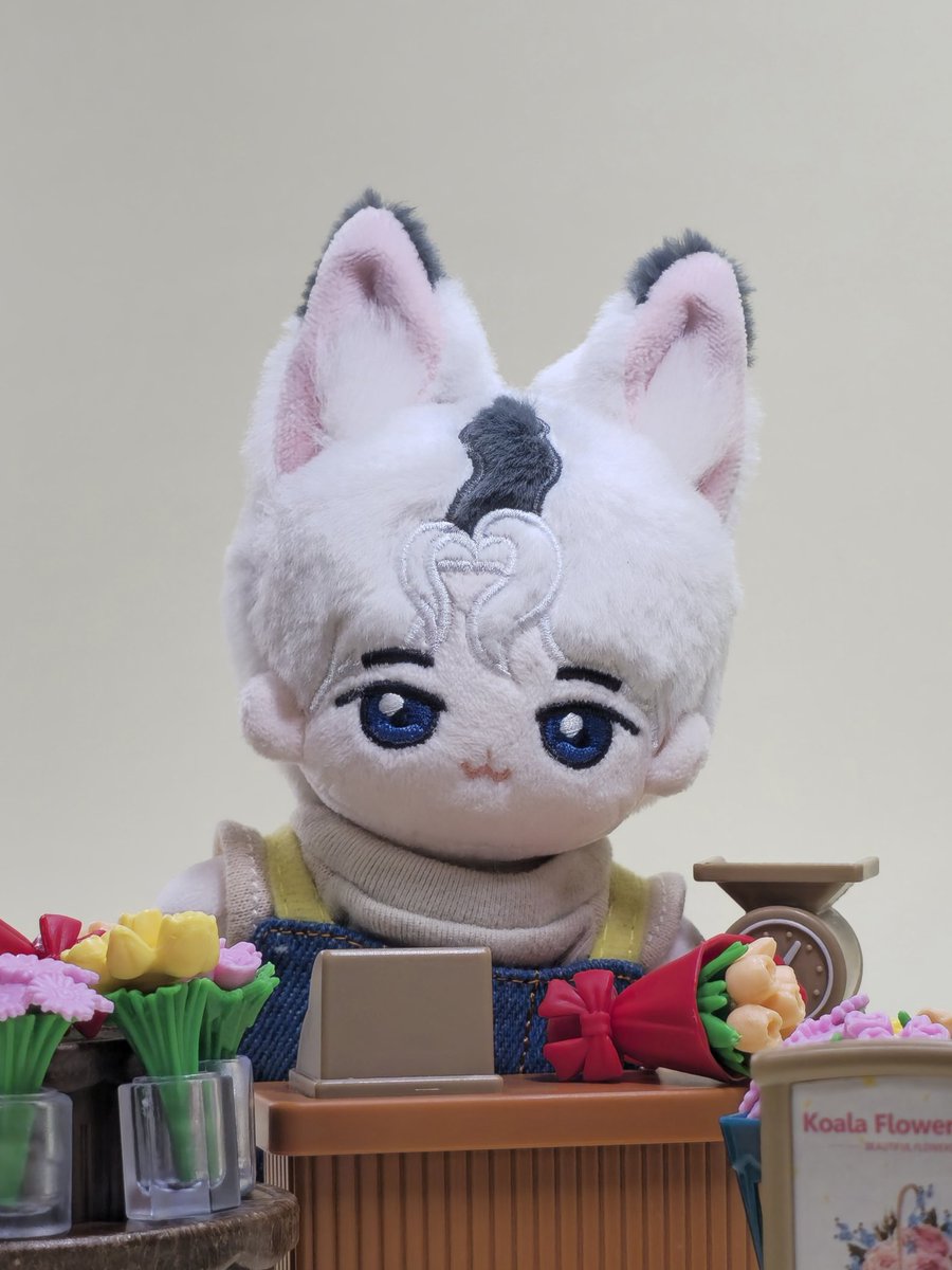Eulsom_Fix's tweet photo. 내일 또 뵈어요 :-)
공연장 도착하는 대로 위치 공지 드리겠습니다! https://t.co/rCOjGpkviJ