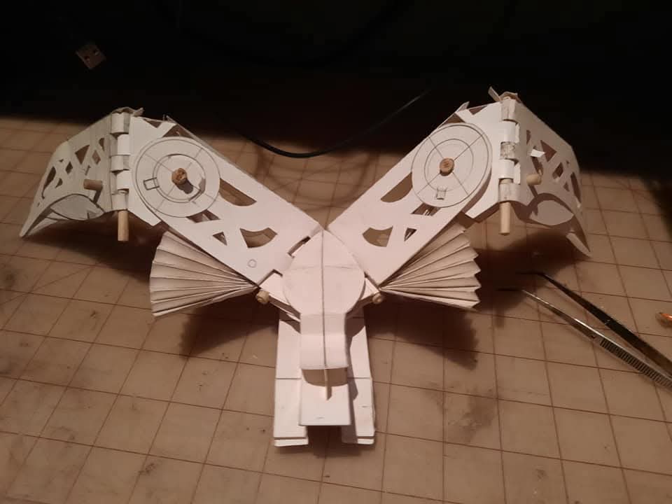 MadcapsArts's tweet image. That gold flying thing is the framing for a hydrogen balloon, Hoogvliever (Dutch for &quot;Wing Flyer&quot;) is a hydrogen-clock work balloon wing.