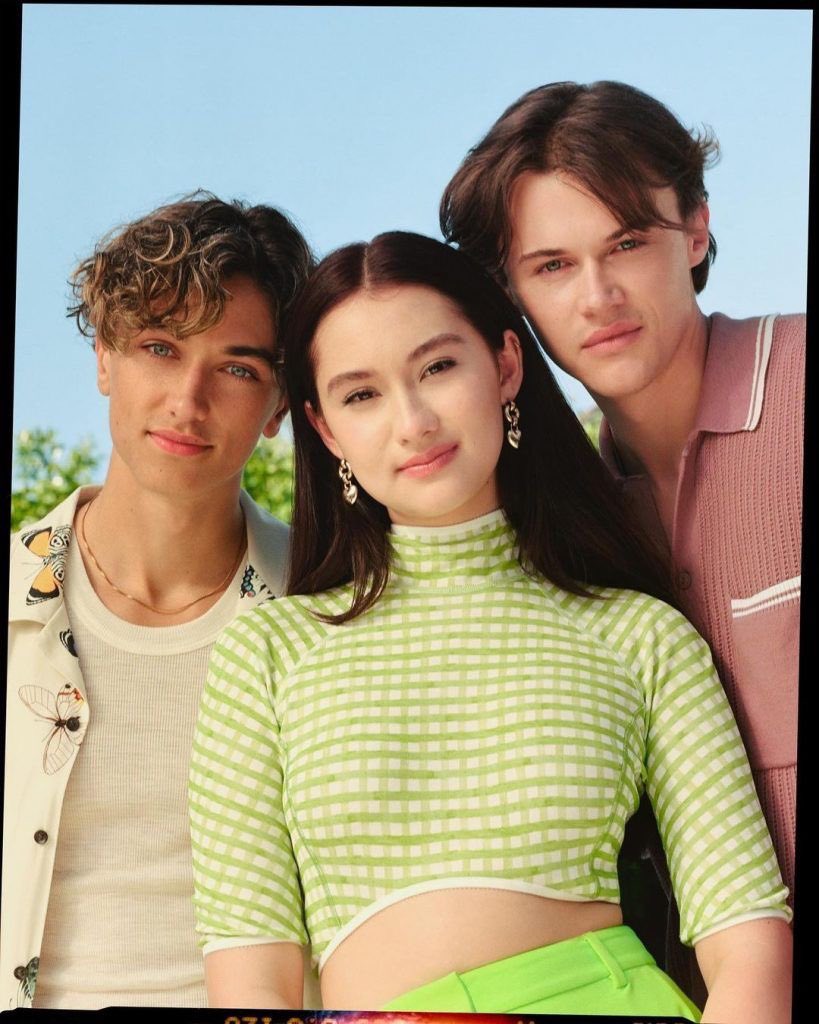 yeonbinsgurl's tweet image. cant leave out the similarity where she jumps between two love interests throughout the show

#tsitp 🤝 #doogiekamealohamd