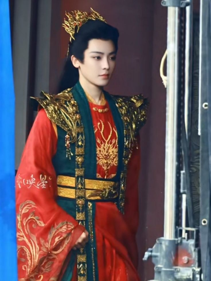 Houminghao upcoming drama datawin ranking:  2025/11/29

6⃣  #TheUncloudedSoul (  #HongYe 34%) 
#HouMinghao 
#侯明昊