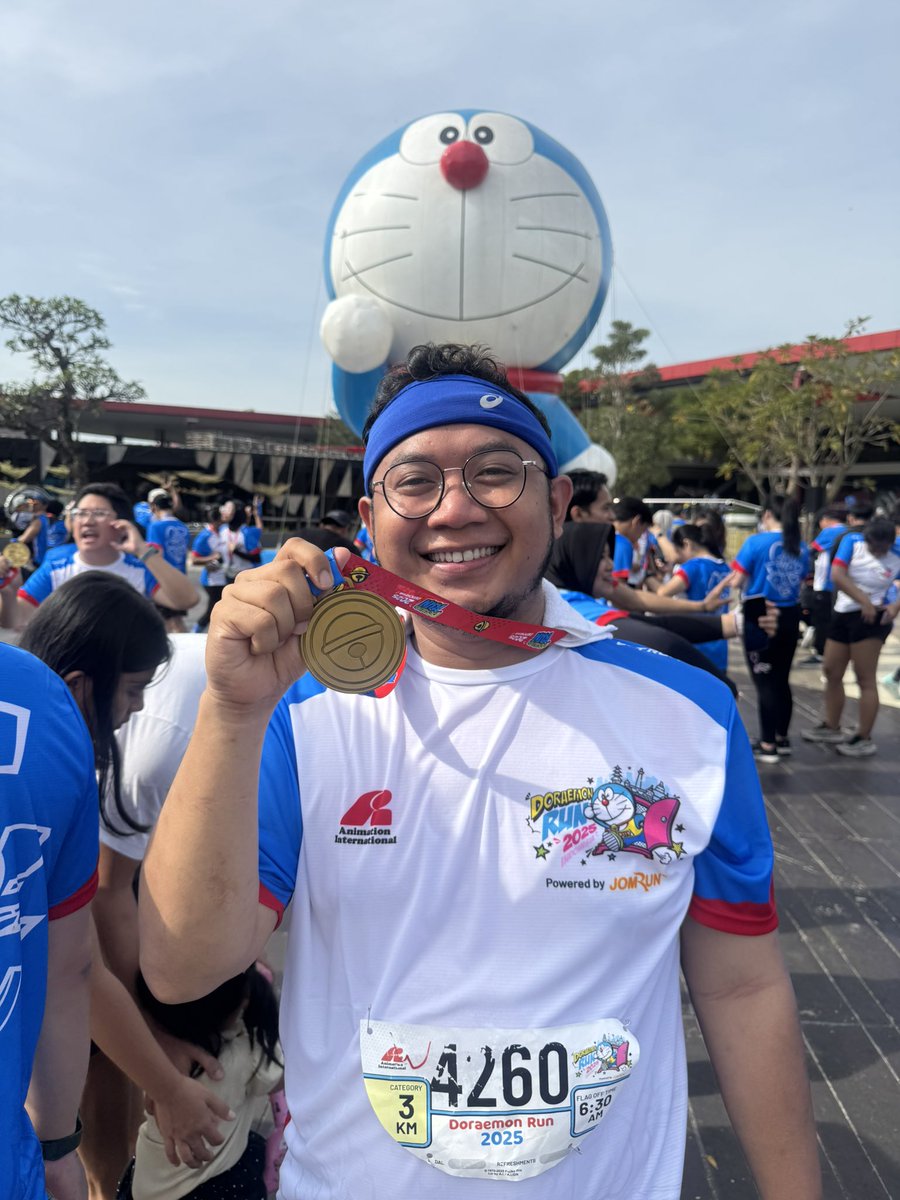 mnlchy_'s tweet photo. Running isn’t my thing. Yet, I got my very first medal today, and yes it’s because of Doraemon Run 💙 | pushing my limit to finish faster than expected! New experience unlocked 🔓 https://t.co/RntITypzd0