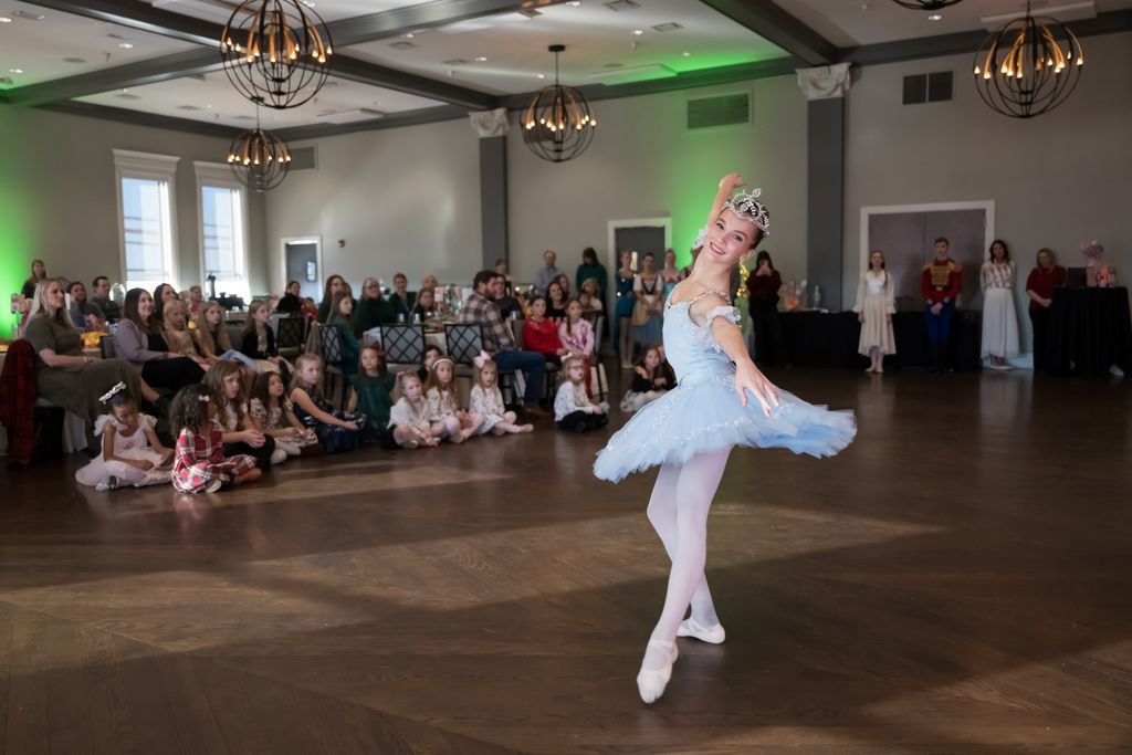 SpfldBallet's tweet image. One last BIG Thank You to all of our attendees, sponsors, and vendors for making this event so sweet! The Nutcracker Sweets &amp;amp; Treats 2025 was a smashing success, and we couldn’t have done it without you!

#SweetsandTreats #TheNutcrackerSweetsandTreats #springfieldballet
