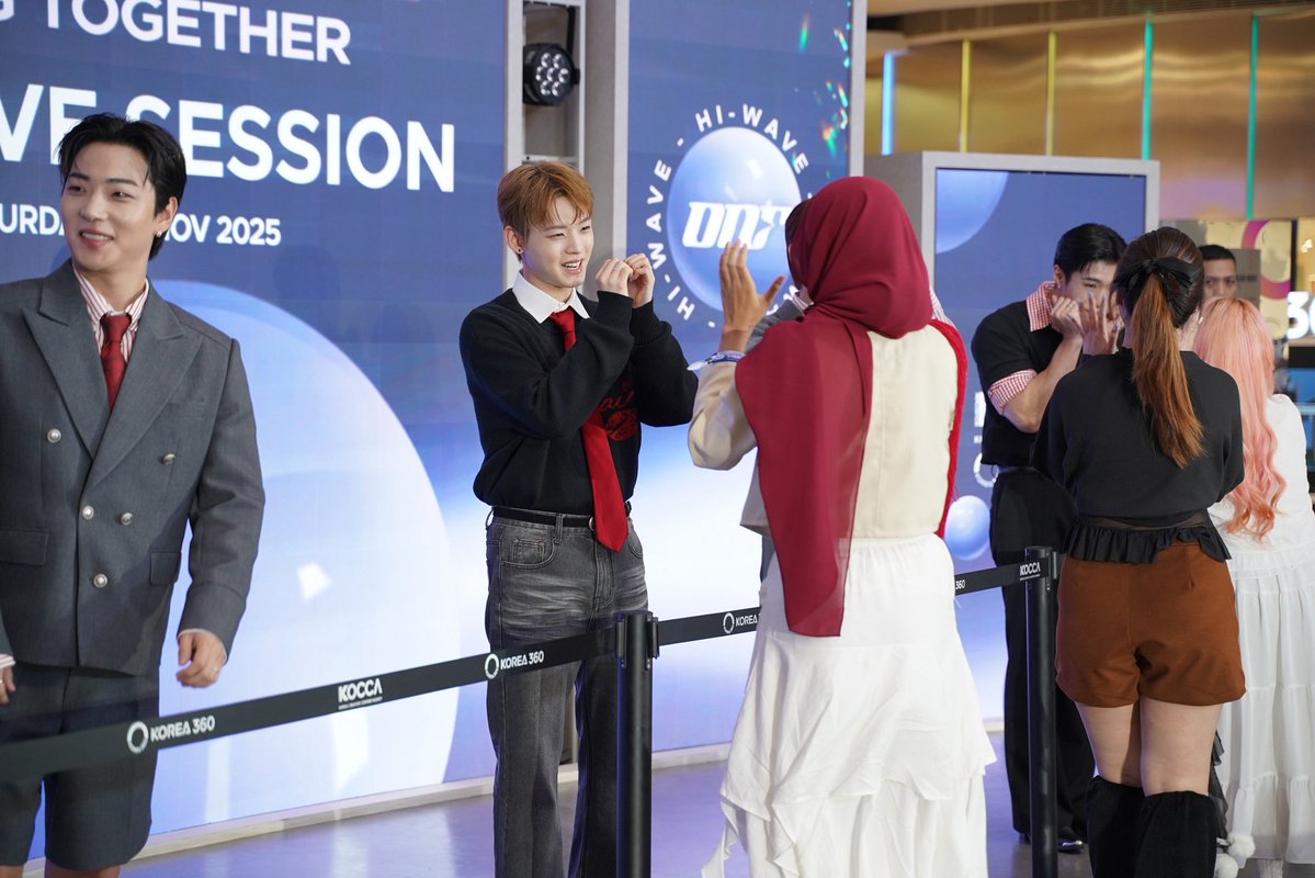 DreamersRadioID's tweet image. 📸 OFFICIAL PHOTOS - ONF at KOREA 360 3RD ANNIVERSARY 3NERGY: Rising Together — Hi-Wave Session

@wm_on7off @WM_ONOFF @KOREA_360 

#KOREA360 #TemukanKoreaMu #KOREA360_3rdAnniversary #3NERGY_RisingTogether #ONF