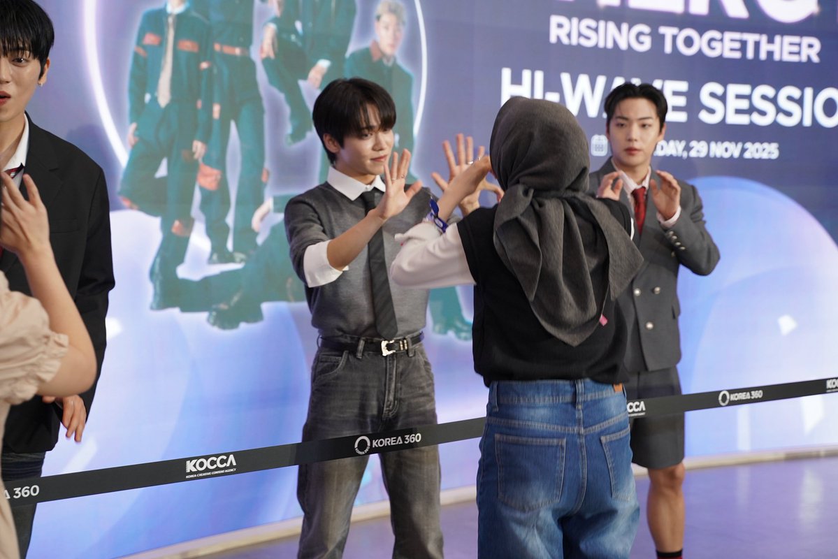 DreamersRadioID's tweet image. 📸 OFFICIAL PHOTOS - ONF at KOREA 360 3RD ANNIVERSARY 3NERGY: Rising Together — Hi-Wave Session

@wm_on7off @WM_ONOFF @KOREA_360 

#KOREA360 #TemukanKoreaMu #KOREA360_3rdAnniversary #3NERGY_RisingTogether #ONF