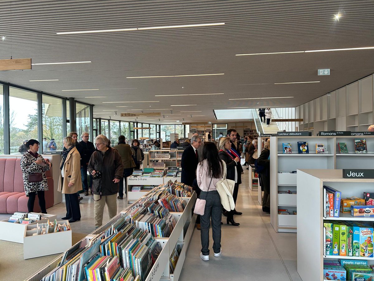 EPYvelines's tweet image. 📚✨ Inauguration de la nouvelle médiathèque de La Celle-Saint-Cloud !

@sdesteve et @RiDelepierre représentaient le Département pour célébrer ce lieu moderne et accessible, conçu pour lire, apprendre, échanger et co-créer.

#Yvelines #Lecture #Médiathèque #LaCelleSaintCloud