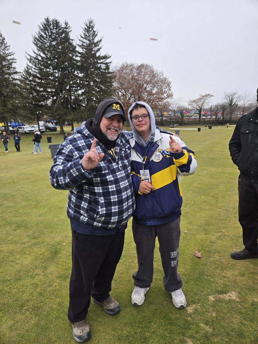 RodzillaSR's tweet image. Even @thesketchreal knows we're to be today #goblue