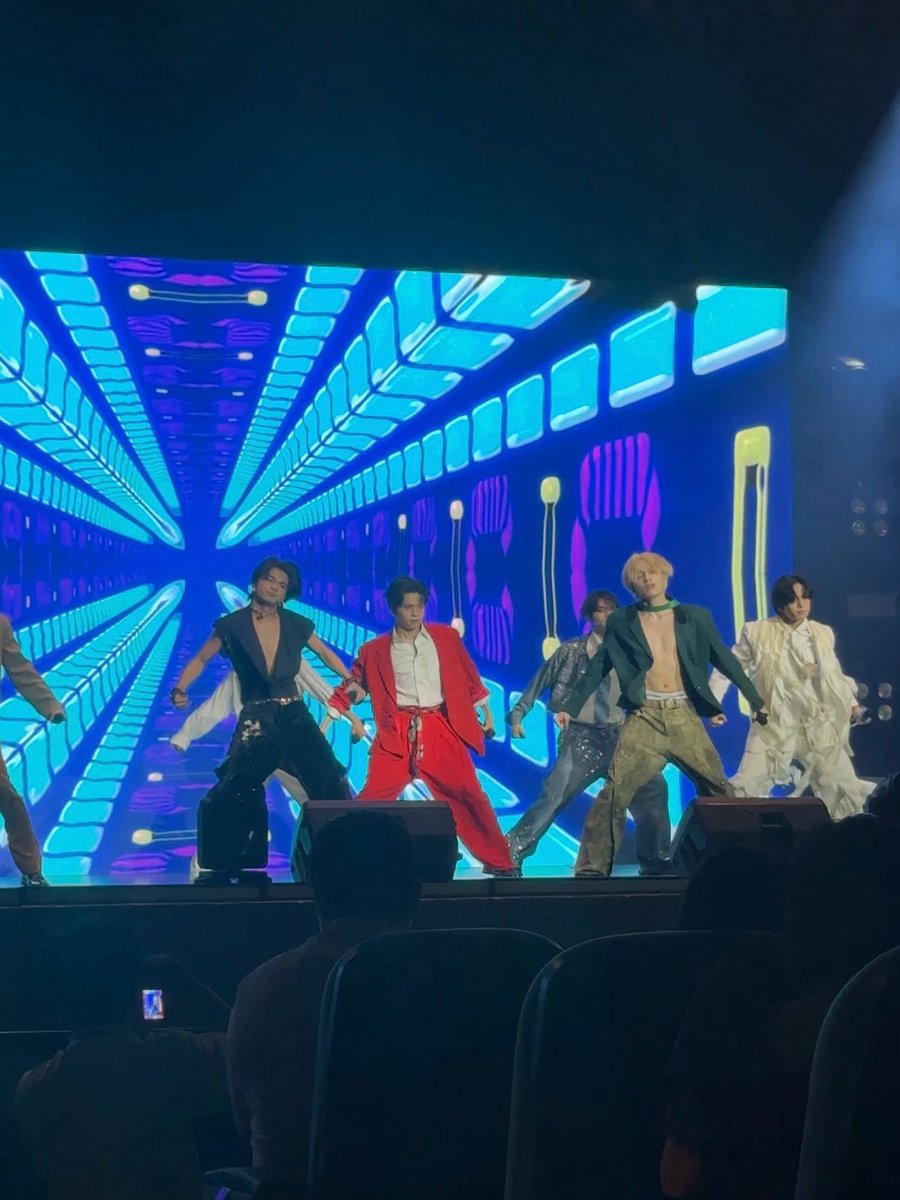 HORI7ON capped off the 10th PPOP Music Awards with a performance of "Dash," ending the night with high energy!

#PULPMagazine #HORI7ON #10thPPOPMusicAwards #PhilippinePopularMusicAwards #PPMA2025