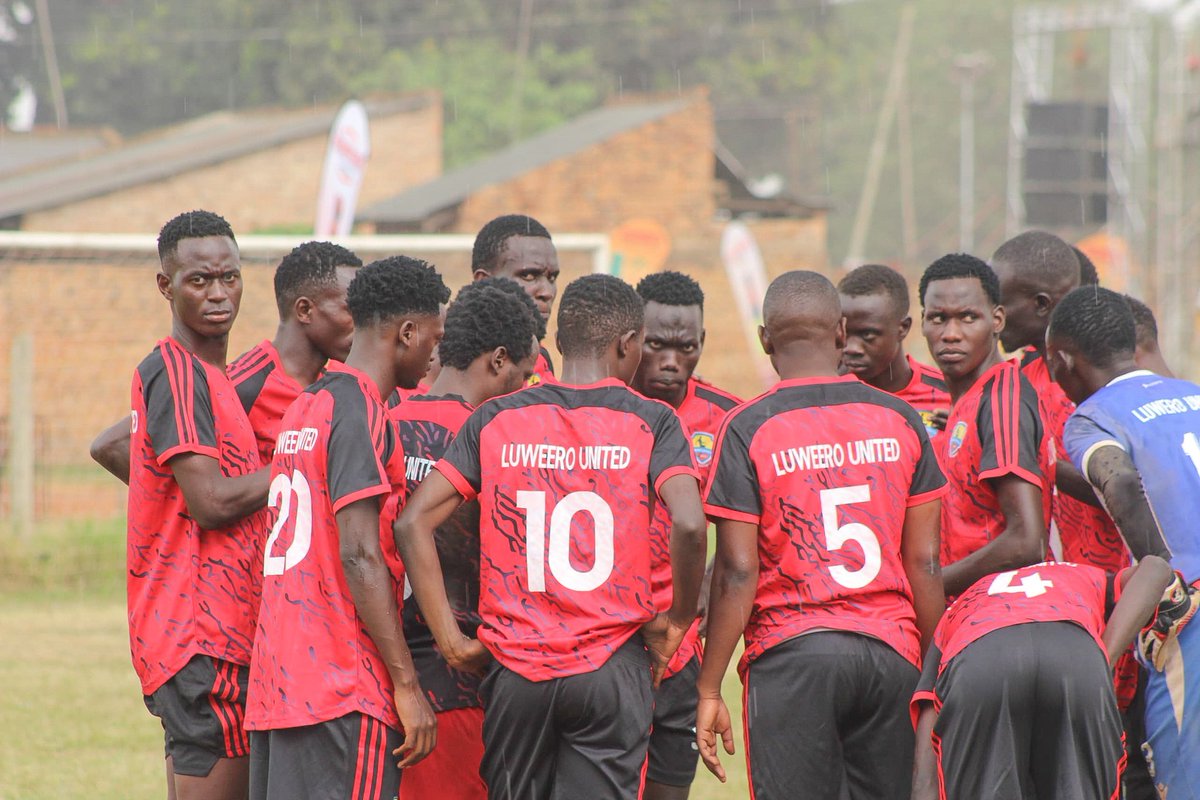 lubegaabdulrah1's tweet photo. Luweero Painted Red....

FT

Luweero United FC 2️⃣ : 1️⃣ Kampala University FC

⚽⚽ Dasan Bataire for Luweero United FC

⚽ Felix Oyoyit for Kampala University FC

🏟️ Kosovo Kasana

#BugandaProvinceLeague
#BugandaRegion
#FfeMupiira
#SautiSport

📸 Lubega Media
📸 Sauti Sport https://t.co/r837GaaFWf