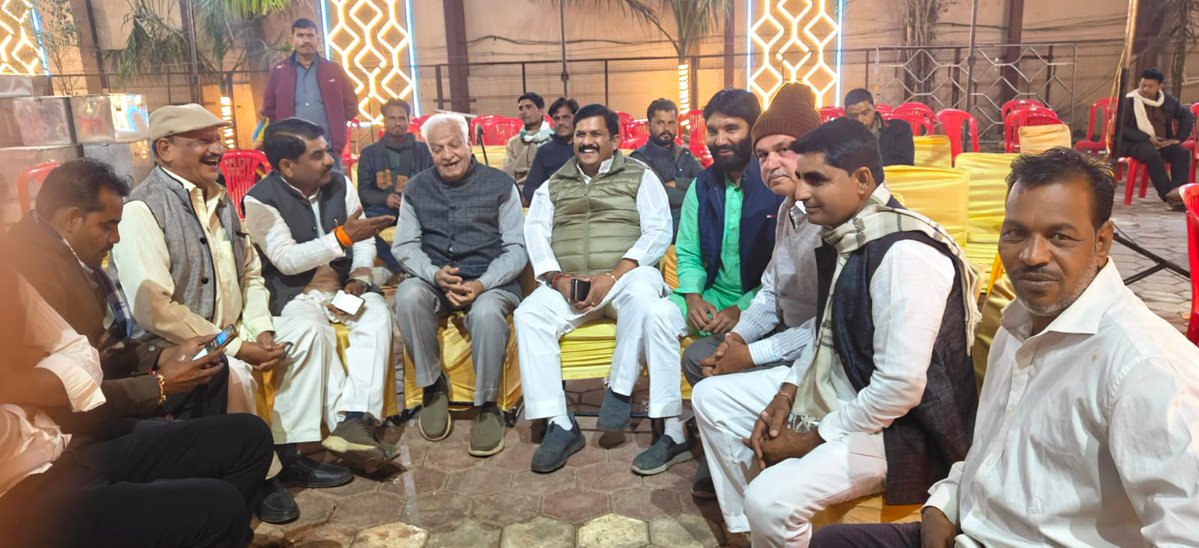 DrKPSinghYadav's tweet image. अशोकनगर के मंगल पैलेस में सरपंच श्री बृजेंद्र सिंह यादव गणेशखेड़ा वाले सुपुत्र एवं श्री समुंदर सिंह यादव जी कोहरवास सुपुत्री के शुभ विवाह समारोह में सम्मिलित होकर शुभकामनाएं प्रेषित की