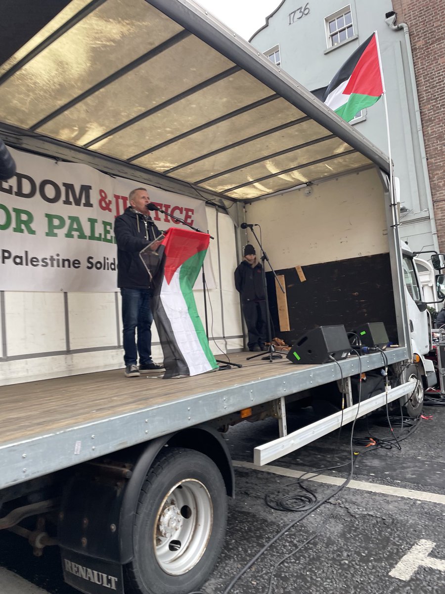 The great Richard Boyd Barrett speaking at the National Rally for Palestine today at the Dail. Free Palestine!