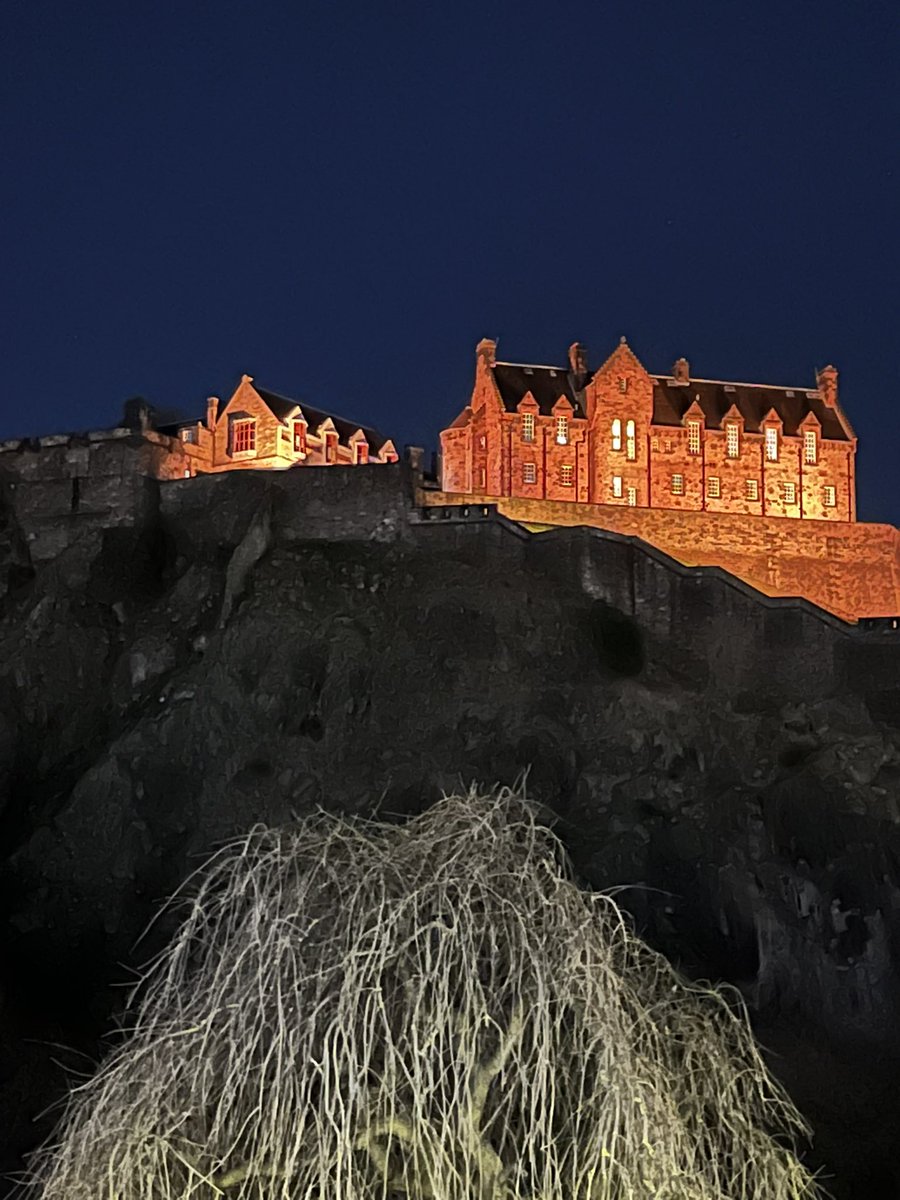 woodiechef's tweet image. Edinburgh Castle 
#AlphabetChallenge #WeekVforVowels
