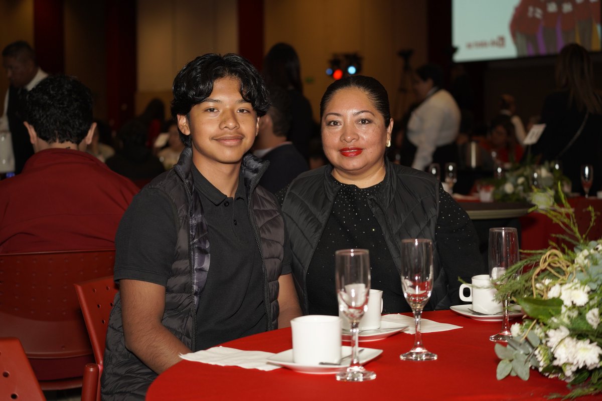 Gracias por ser parte de este momento 🔴 Hoy se trata de encontrar rutas, inspirarse con historias reales y conocer el lugar donde tu hijo puede construir un futuro con sentido. Bienvenidos a conocer nuestra propuesta educativa de #PrepasUPAEP . 
🦅💥
#EventoSeTratadeTi