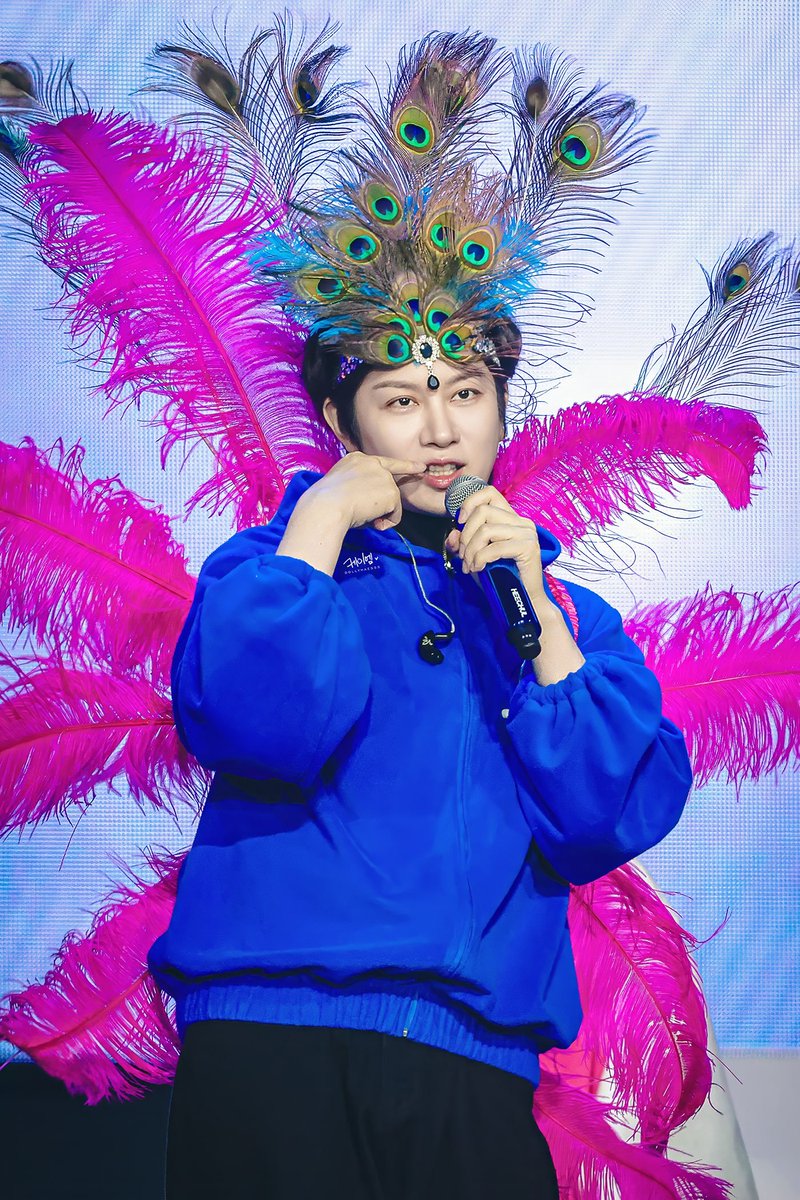 Istrinyasuju_'s tweet photo. Kim Heechul :

in MAMA AWARDS🕺🏻        in SUPER SHOW💃🏻 https://t.co/22nbbQvsnc