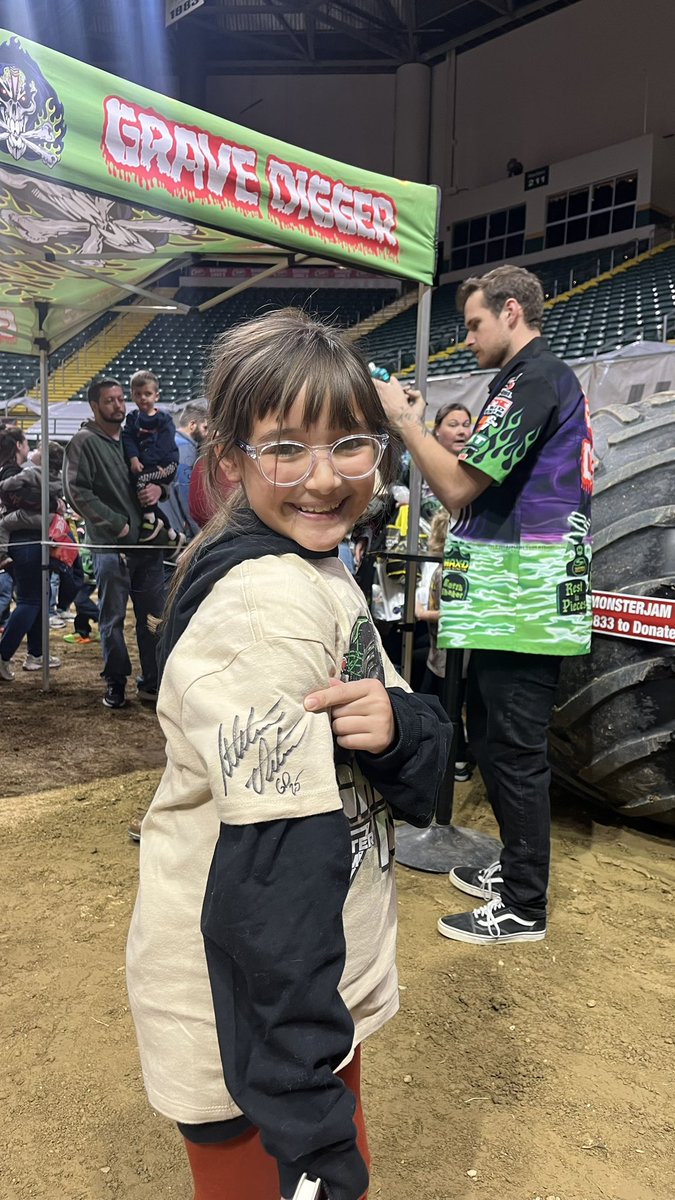 WSU Nutter Center tweet media