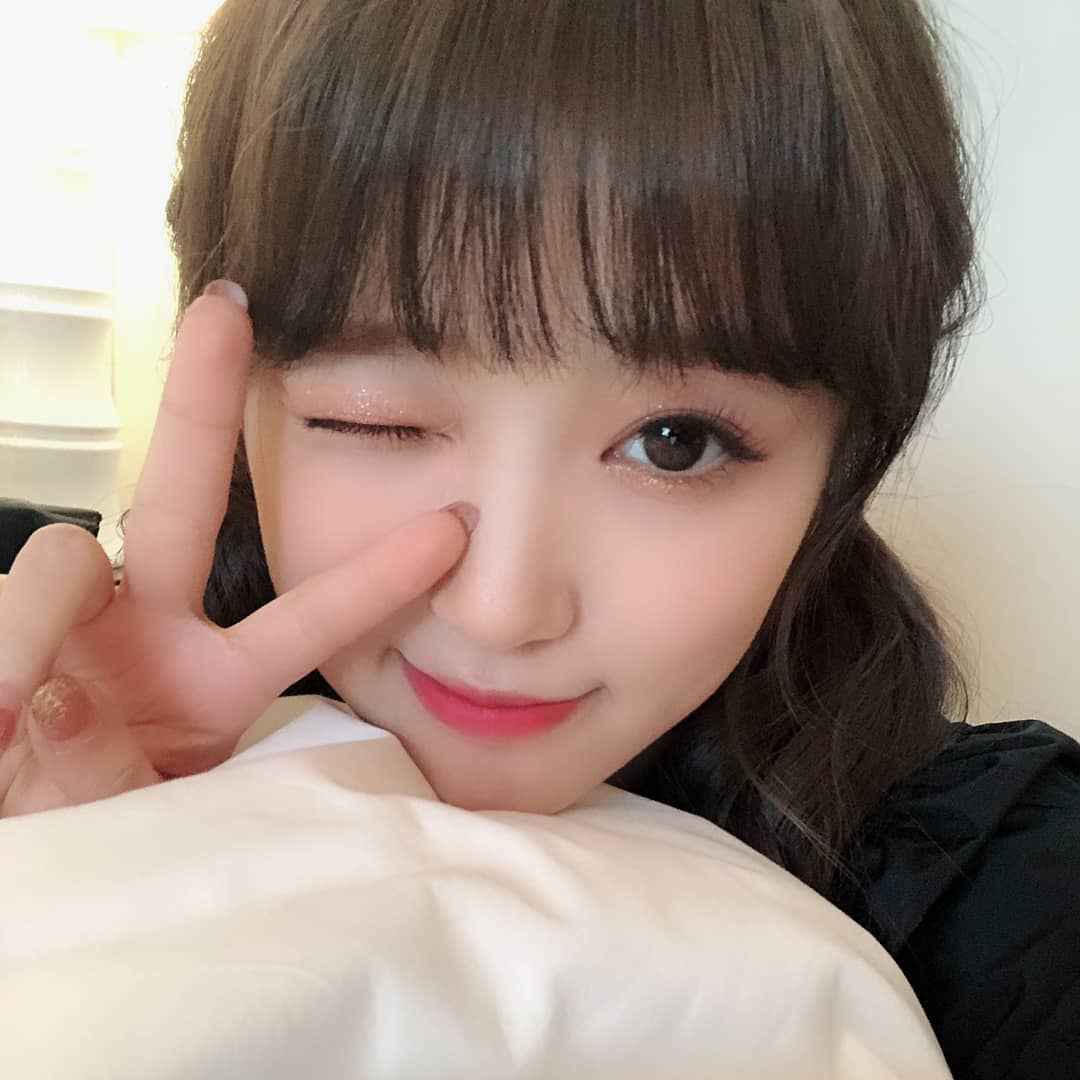prawan263's tweet image. 181129 - IZ*ONE IG

instagram.com/p/Bqwn5HoBA5n/

잠깐 내렸던 눈처럼
기습적으로 찾아온
나코의 얼굴 공격!

瞬間降ってきた雪のように、
奈子の顔も一瞬お披露目！

#나코 #なこ
#矢吹奈子 #YabukiNako #야부키나코
#IZONE #아이즈원 #アイズワン