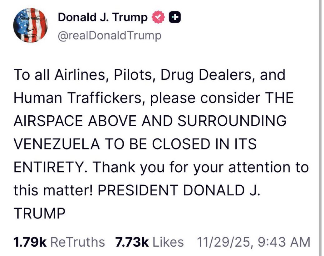 almuariza's tweet photo. Trump advierte que el espacio aéreo “sobre Venezuela y sus alrededores” quedará cerrado. Un mensaje lanzado en plena escalada de presión militar contra Maduro. 

Pero, en la práctica, no puede hacerlo: legalmente solo puede ordenar a aviones estadounidenses que eviten ese espacio. 

El cielo venezolano solo puede cerrarlo Venezuela o, en un caso extremo, una resolución del Consejo de Seguridad de la ONU. 

Todo lo demás es presión política y militar, no una medida con base jurídica real.