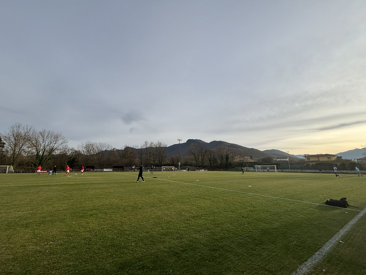 🙋🏻‍♂️ Bona tarda des de Bosc de Tosca

🤩 Que no us espanti l'hivern, veniu aquí

📝 XI INICIAL: Valls; Joel (c), Genís, Gabo, Viladegut; Cels, Dani, Dan, Adan; Luengo i Sufian

#1Cat1 #BDTTossa
