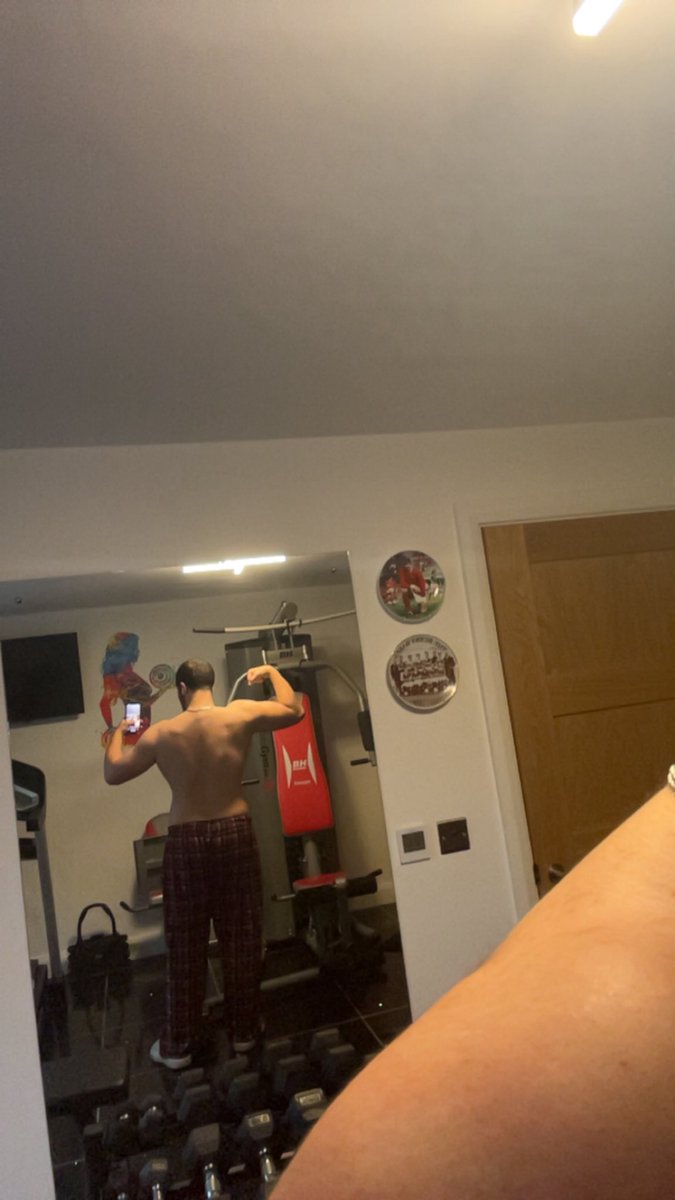 aurezidc's tweet image. 22lbs down in 7 weeks,slowly but surely 😛😛