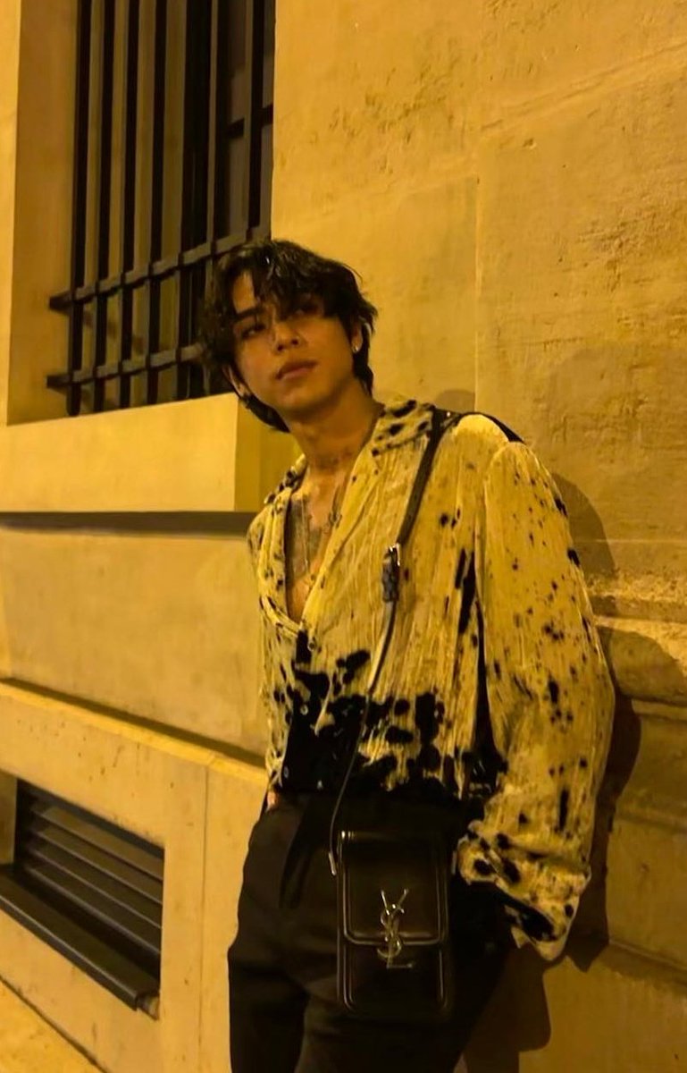 rosainth's tweet photo. i miss u like my cigarettes https://t.co/sV4hztpvE9