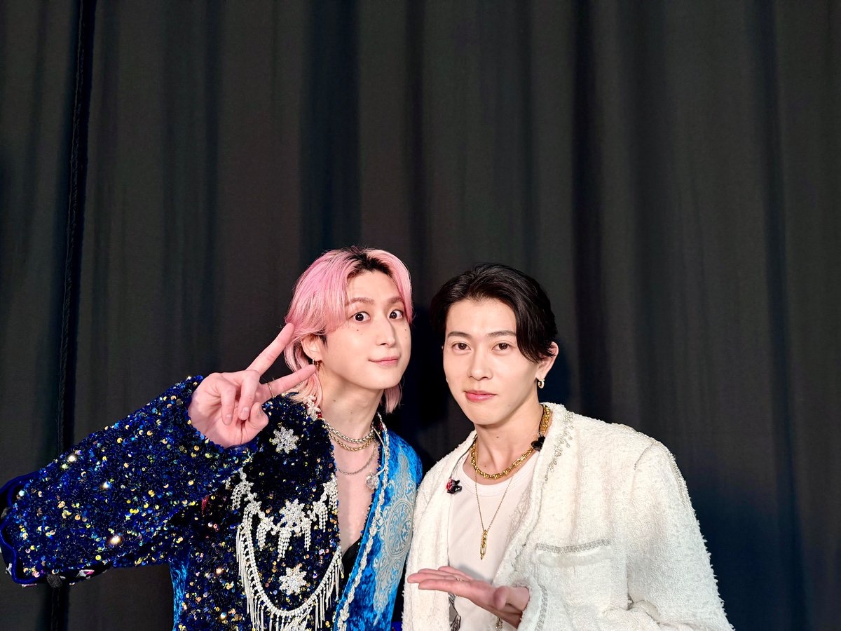 SAK_SAK_SAKUMA's tweet image. #ベストアーティスト2025

髪結び仲間の末様 (^^) 

正門が撮ってくれた (^^) 

#さくすえ