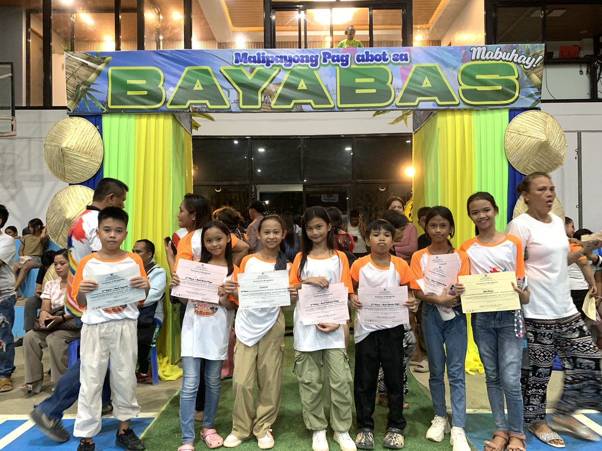 imtrshchbuls's tweet photo. Yay congratulations kids!!! https://t.co/6vtf2hQETF