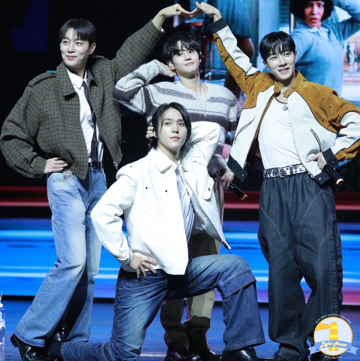 LIGHTHOUSE_66's tweet image. 251129 상하이 팬미팅 💙💛💚💜
제일 웃긴 4가좍들 ㅋㅋㅋ
#HIGHLIGHT #하이라이트 #BEAST #비스트 
#윤두준 #양요섭 #이기광 #손동운