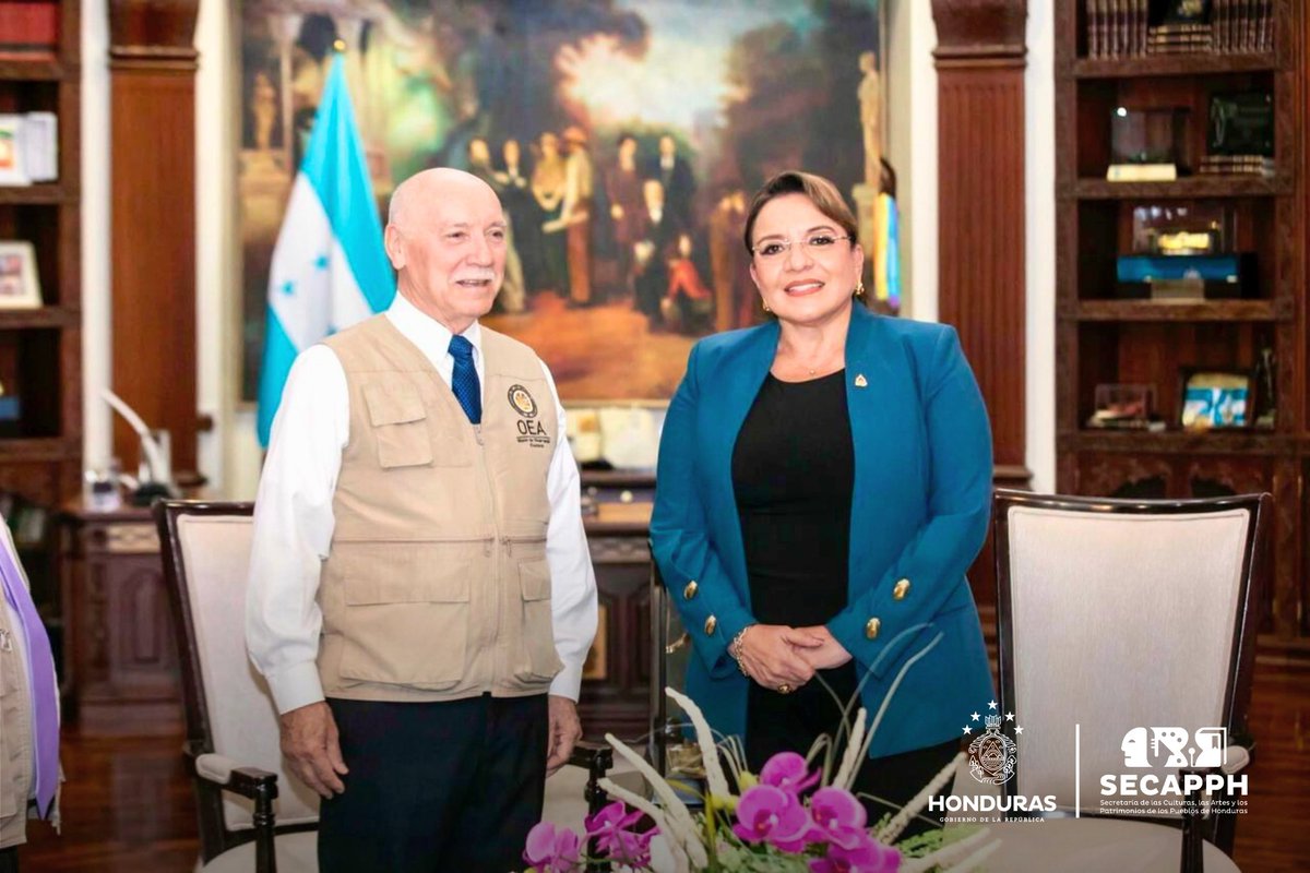 SECAPPH's tweet image. #SECAPPHINFORMA 🔴La presidenta @xiomaracastroz, recibió a la Misión de Observación Electoral de la Organización de Estados Americanos (OEA) en la antesala de las elecciones generales que se van a celebrar este domingo 30 de noviembre en el país. 🗳️🇭🇳

🔺La delegación continental…