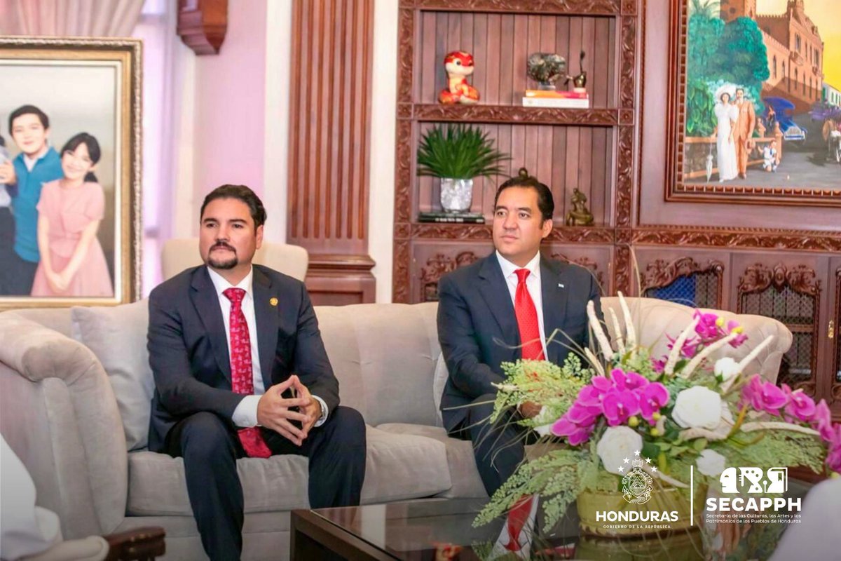 SECAPPH's tweet image. #SECAPPHINFORMA 🔴La presidenta @xiomaracastroz, recibió a la Misión de Observación Electoral de la Organización de Estados Americanos (OEA) en la antesala de las elecciones generales que se van a celebrar este domingo 30 de noviembre en el país. 🗳️🇭🇳

🔺La delegación continental…